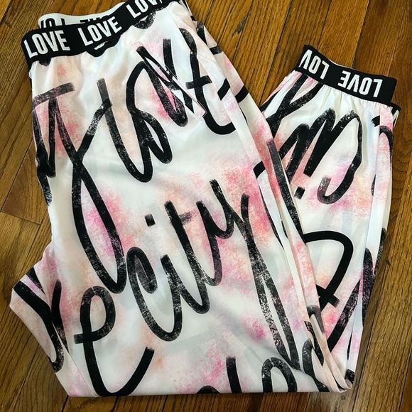 Women’s NY&Co Soho Street 2 piece Graffiti sweatsuit XL - Picture 9 of 9